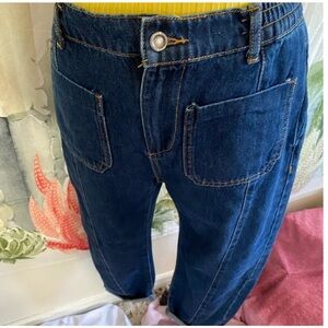 Woman’s Zara High Waisted Jeans 🌵4